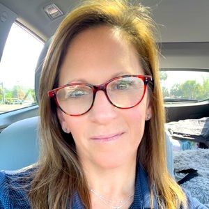 Meet your Posher, Julie